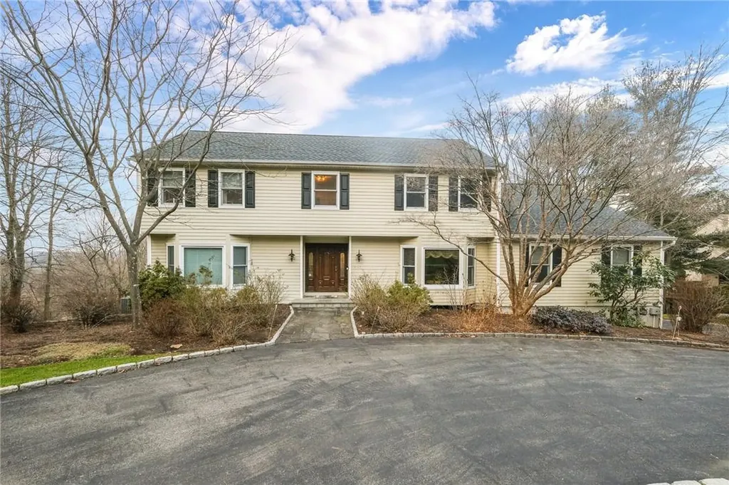 66 Heritage Drive Pleasantville NY 10570