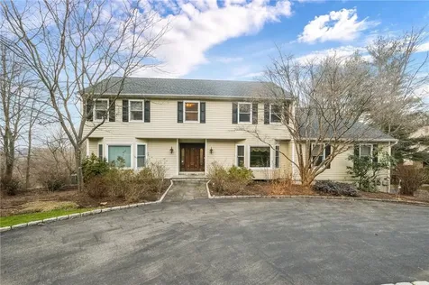 66 Heritage Drive Pleasantville NY 10570