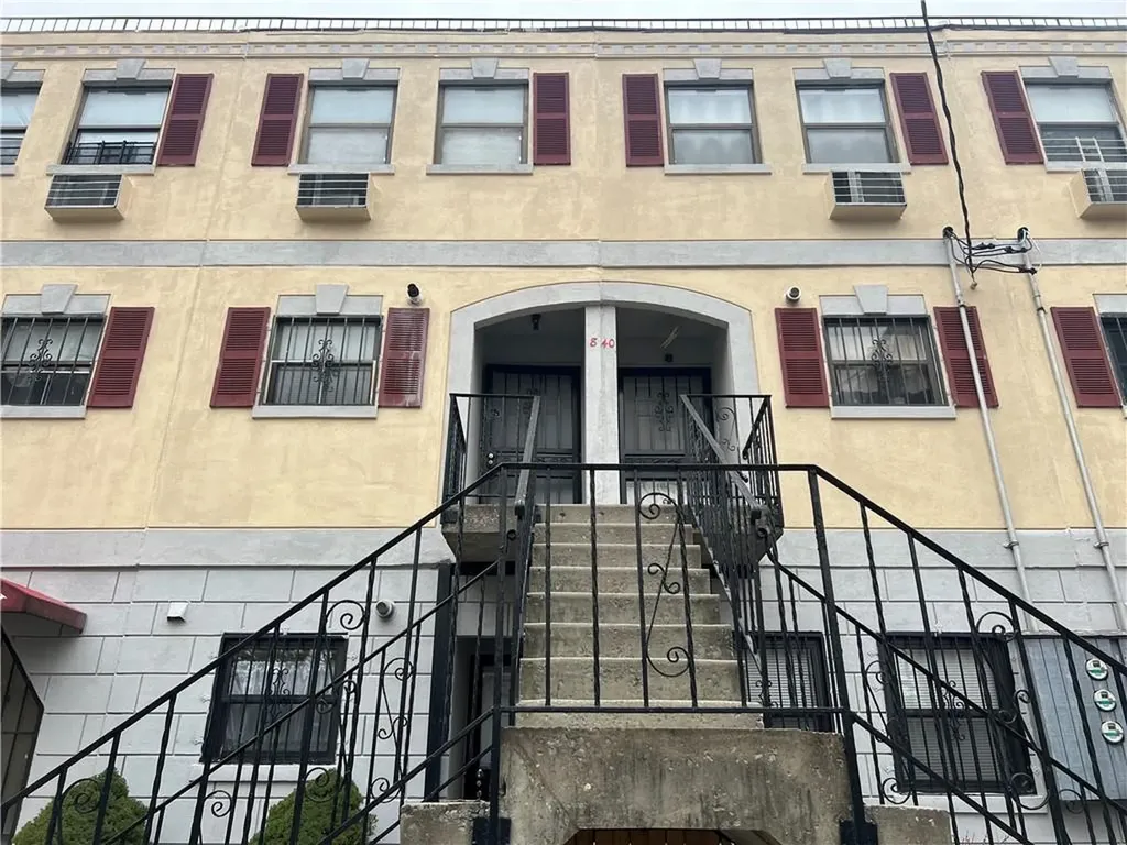 840 Leland Avenue New York NY 10473
