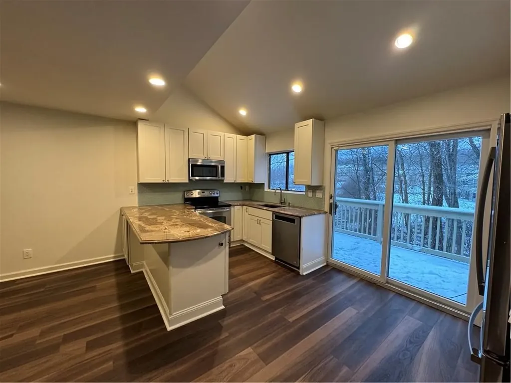 81 Fox Run South Salem NY 10590