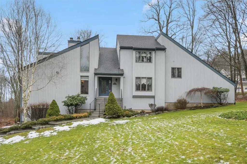 22 Hillside Trail Mahopac NY 10541