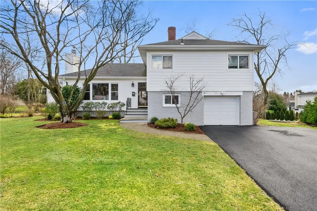 13 Hemlock Circle White Plains NY 10605