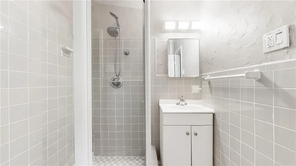 800 Grand Concourse Avenue Bronx NY 10451