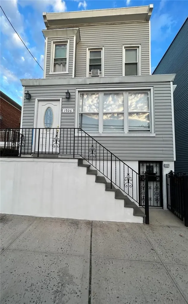1926 Pilgrim Avenue Bronx NY 10461