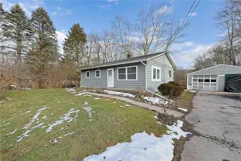 8 Sycamore Drive Hyde Park NY 12538