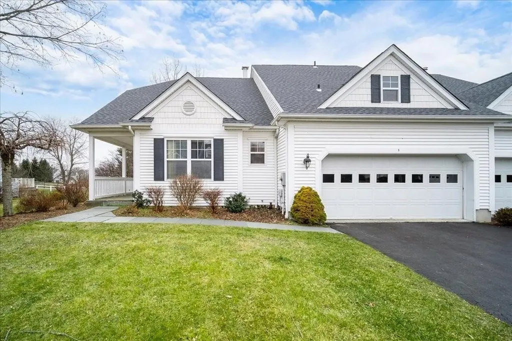 8 Equestrian Way Poughquag NY 12570