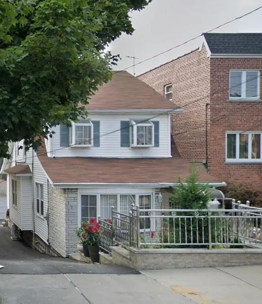 3189 Fairmount Avenue Bronx NY 10465