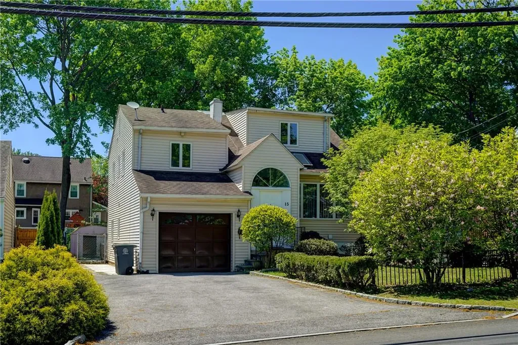 15 Ridgeway White Plains NY 10605