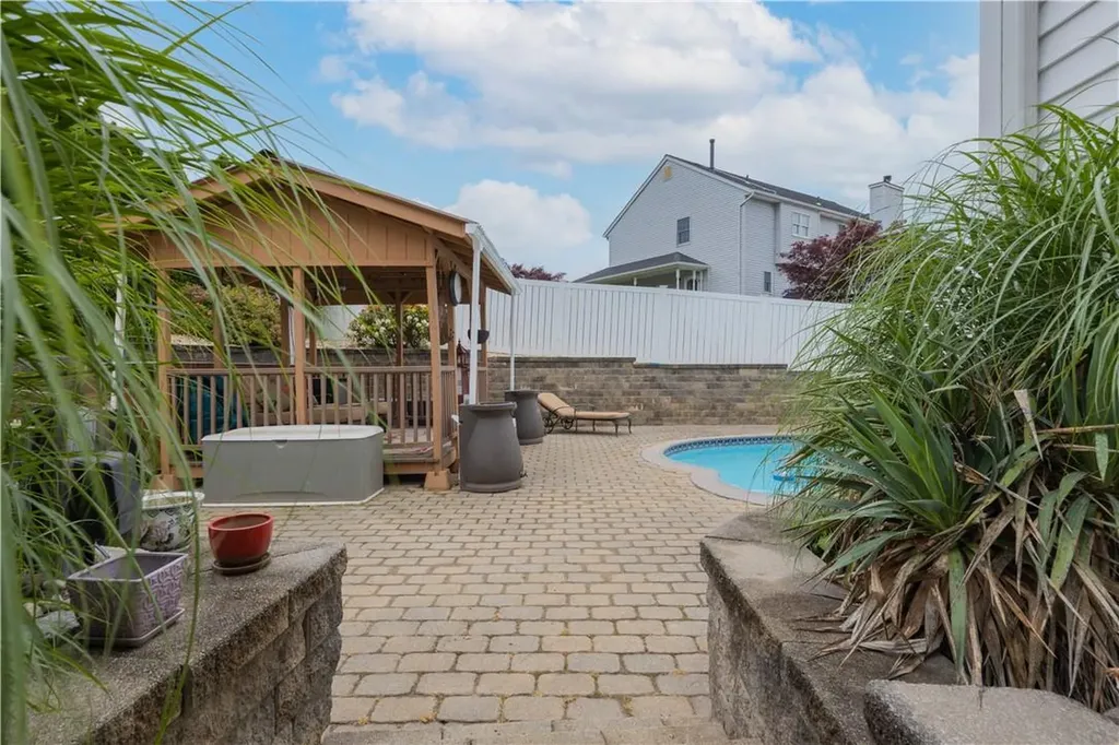 8 Thorn Lane Nanuet NY 10954
