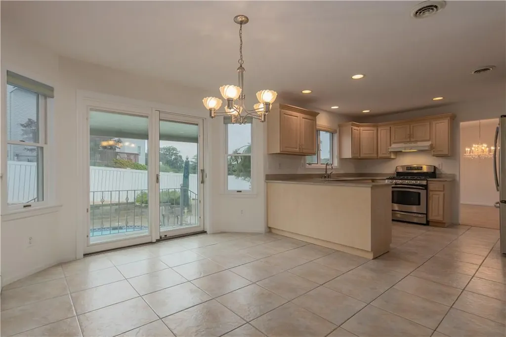 8 Thorn Lane Nanuet NY 10954