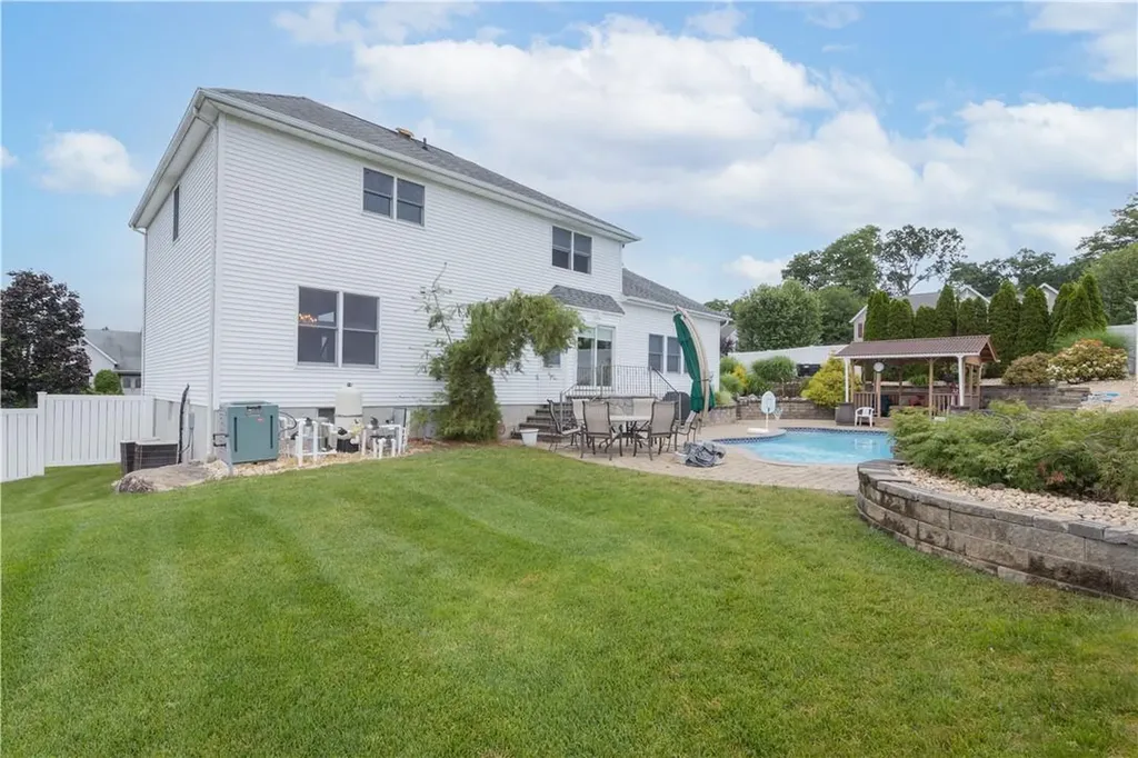 8 Thorn Lane Nanuet NY 10954
