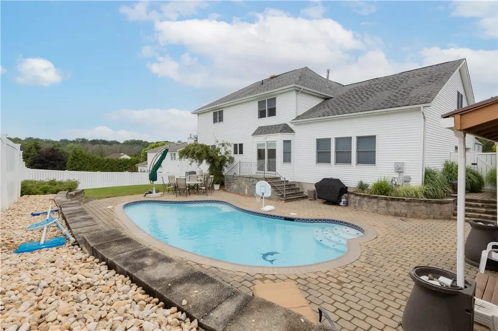 8 Thorn Lane Nanuet NY 10954
