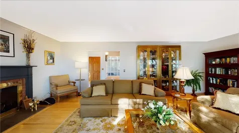 16 Sunhaven Court Tarrytown NY 10591