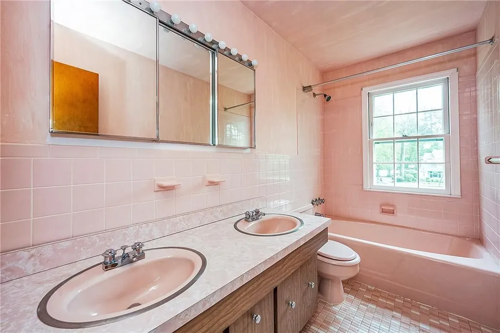 13 Loch Lane Rye Brook NY 10573