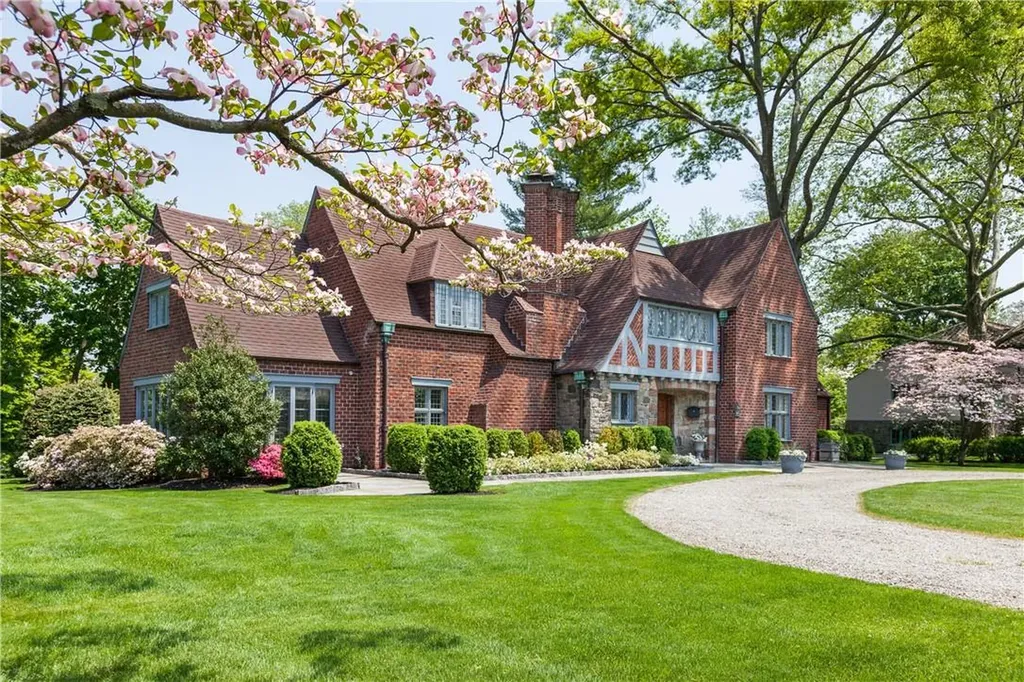 16 Eastway Bronxville NY 10708