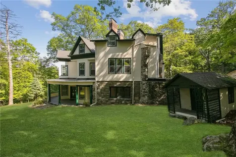 2 Serpentine Road Tuxedo Park NY 10987