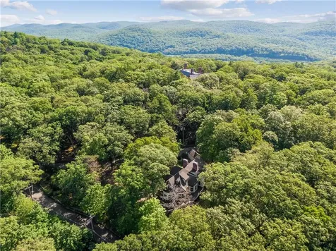 2 Serpentine Road Tuxedo Park NY 10987