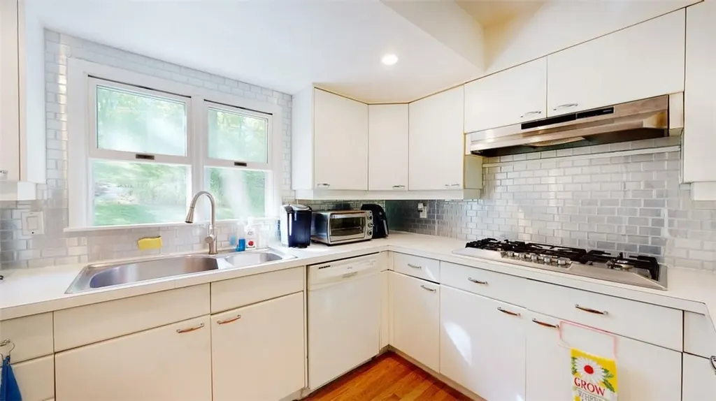 616 Douglas Road Chappaqua NY 10514