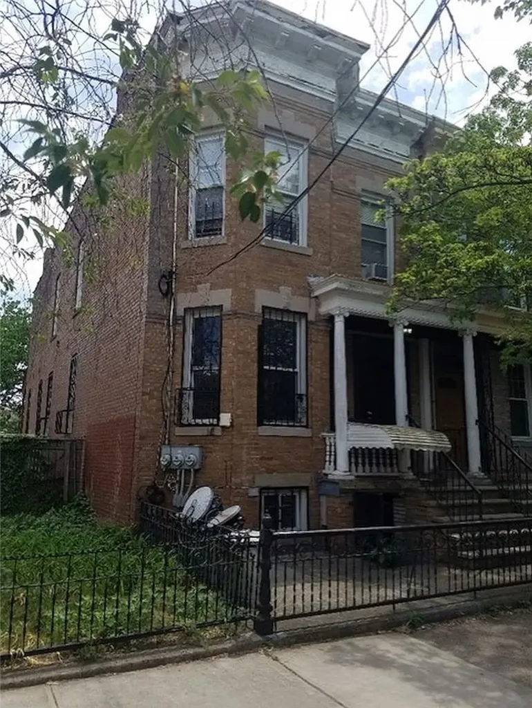 85 Chestnut Street Brooklyn NY 11208