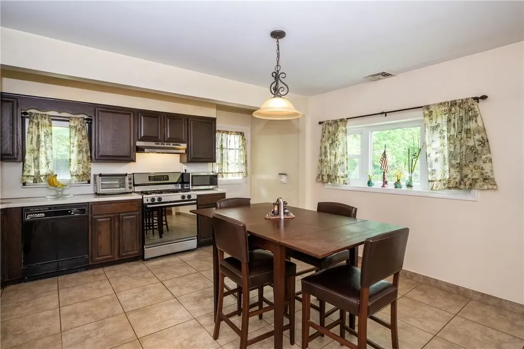 30 Reld Drive Pearl River NY 10965