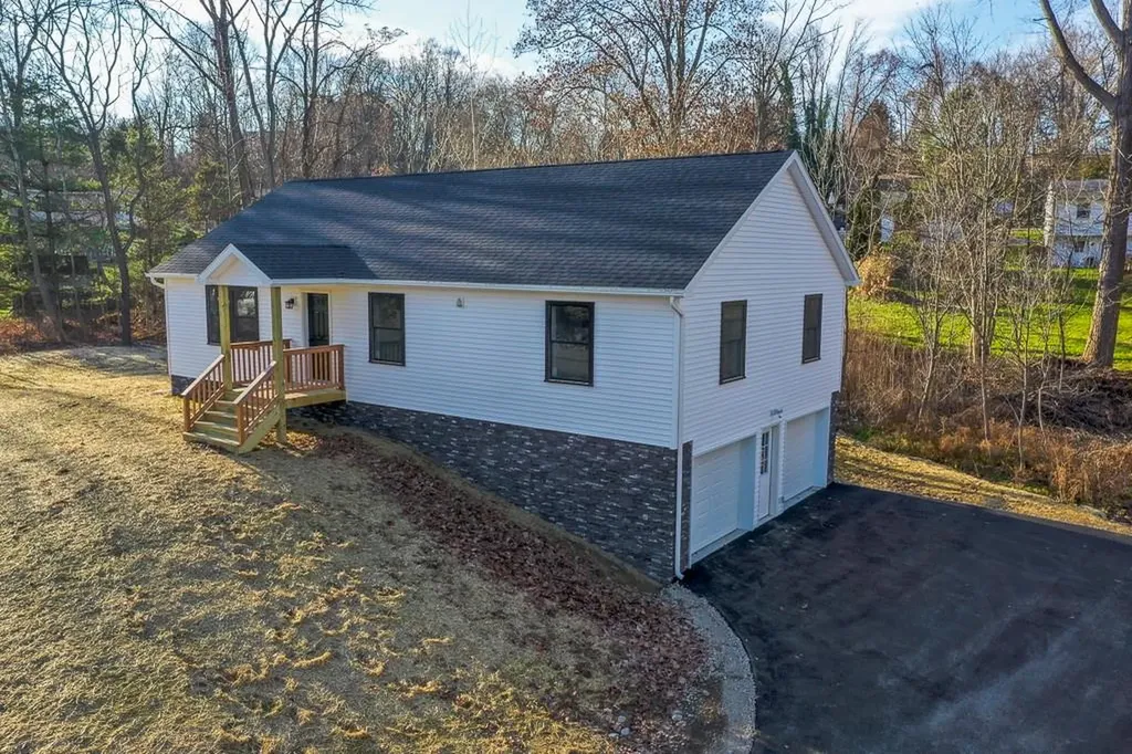 17 Old Indian Trail Milton NY 12547