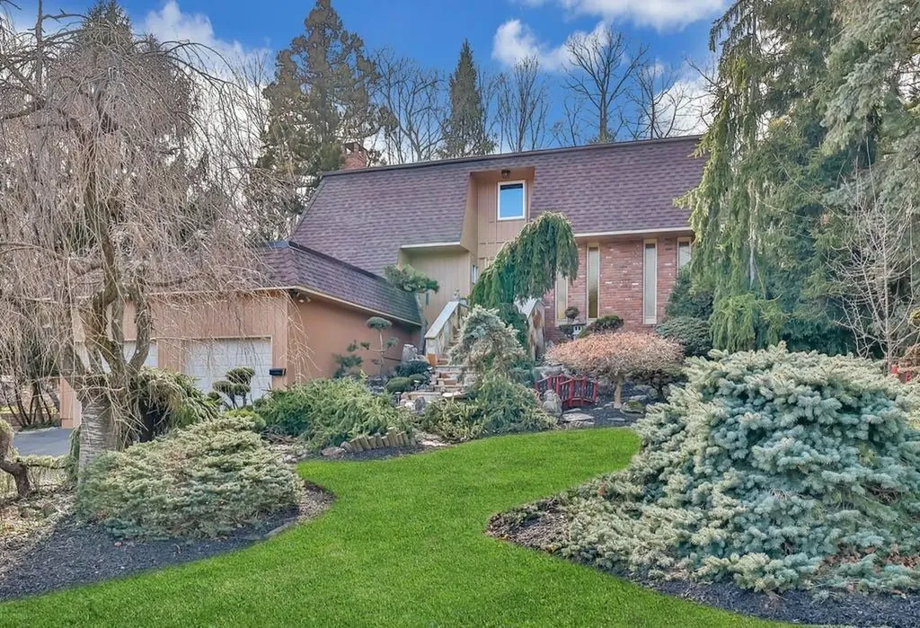 79 Tennyson Drive Nanuet NY 10954