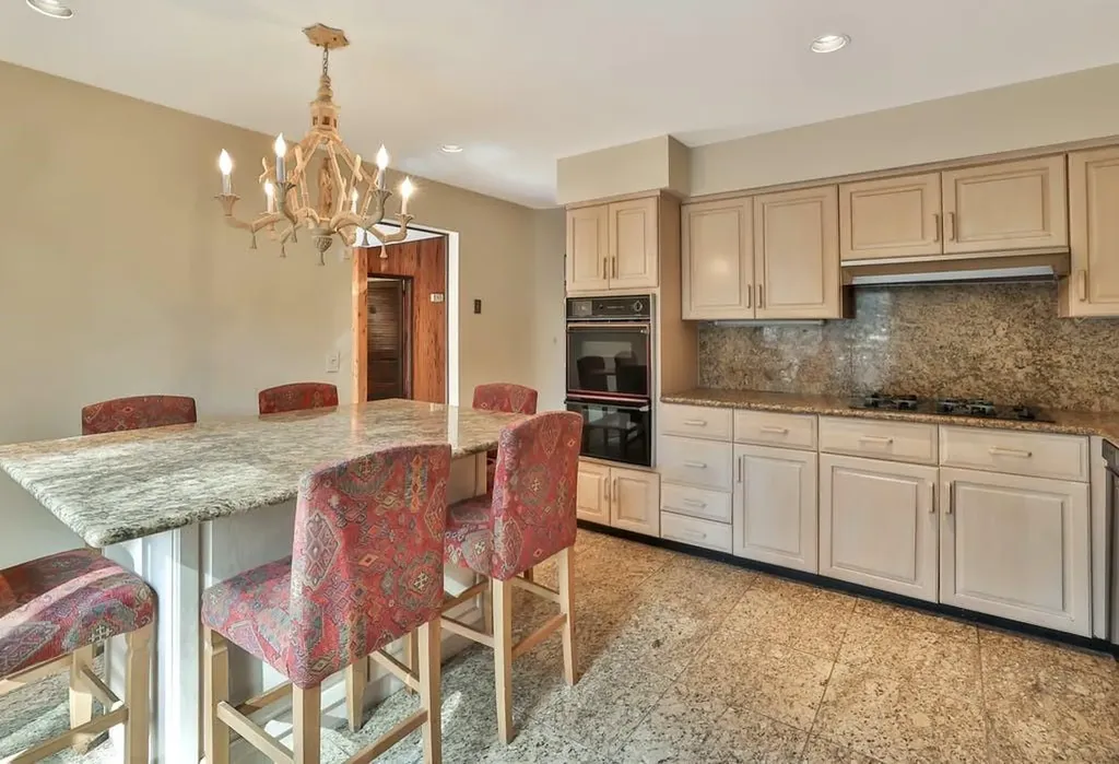 79 Tennyson Drive Nanuet NY 10954