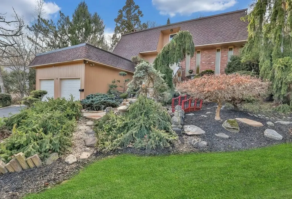 79 Tennyson Drive Nanuet NY 10954