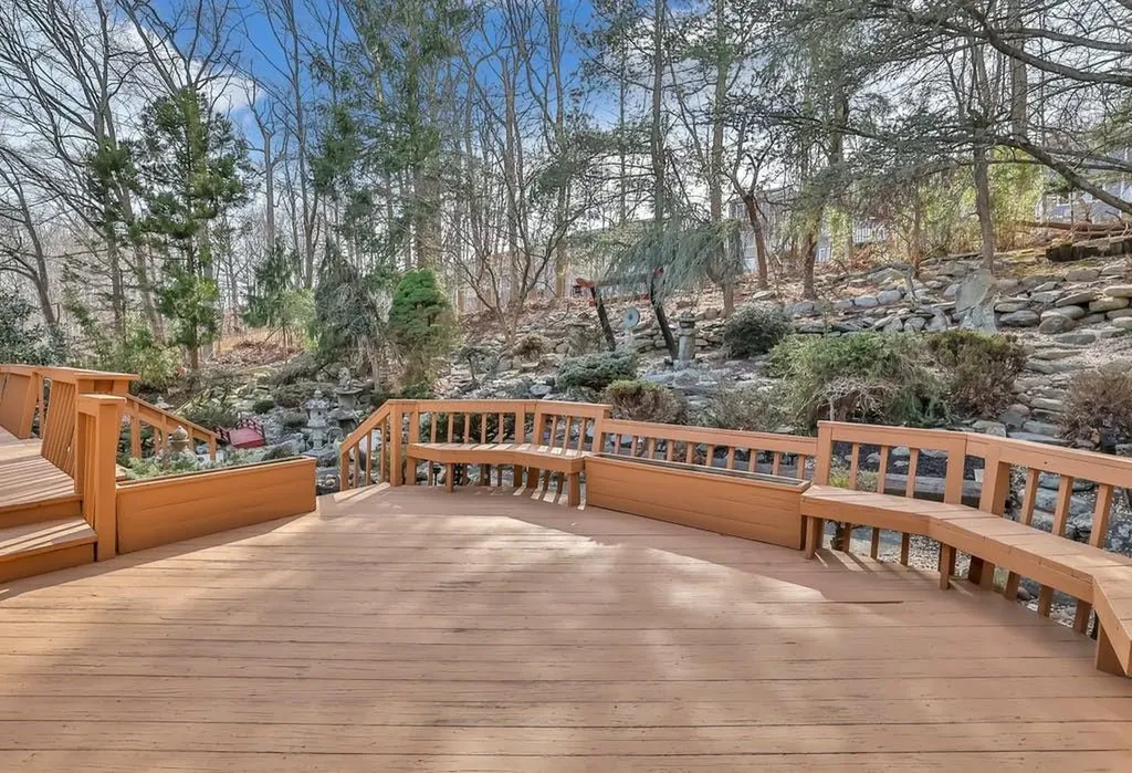 79 Tennyson Drive Nanuet NY 10954