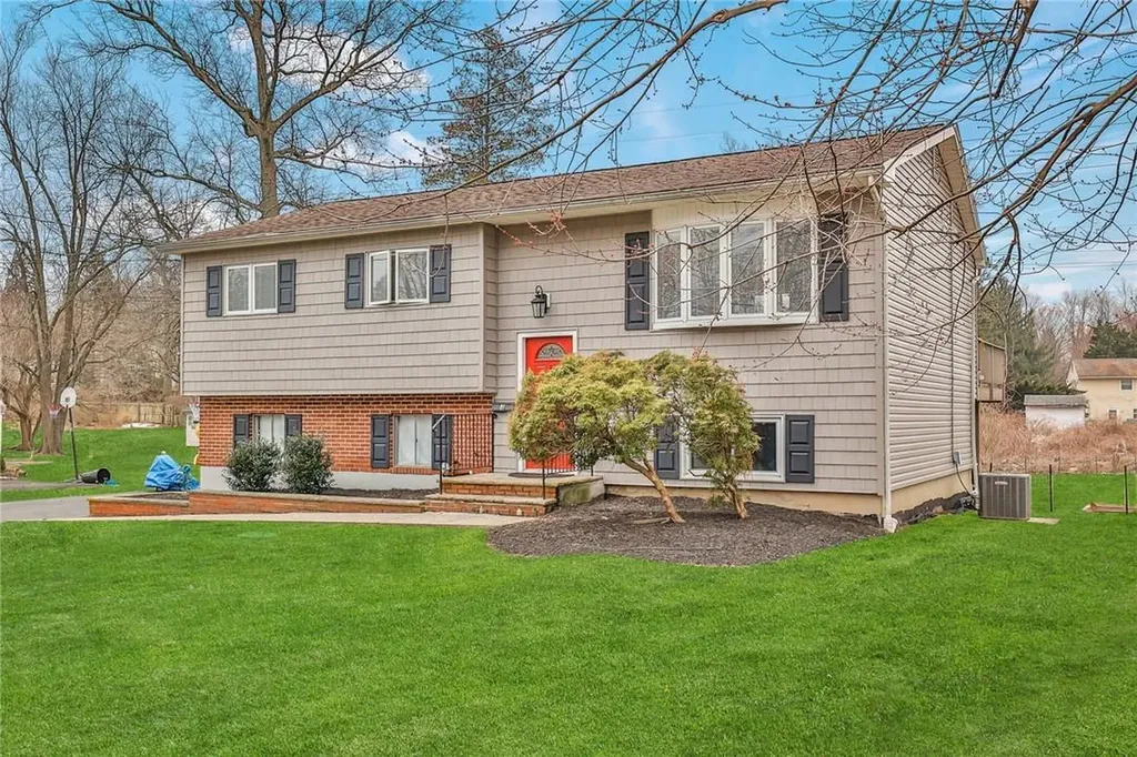 3 Amarillo Drive Nanuet NY 10954
