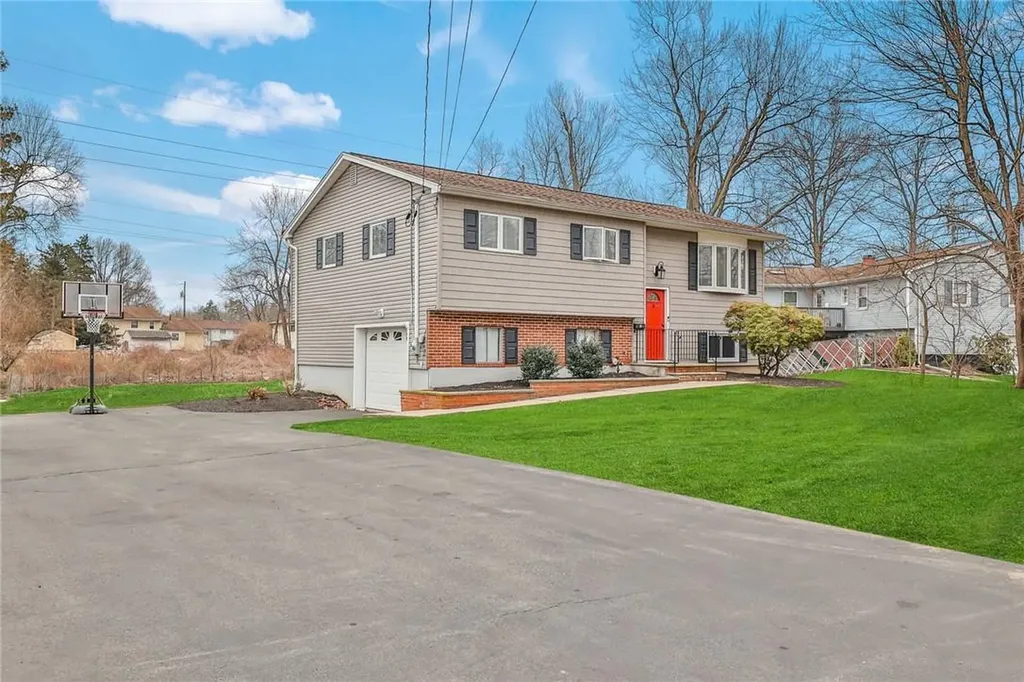 3 Amarillo Drive Nanuet NY 10954