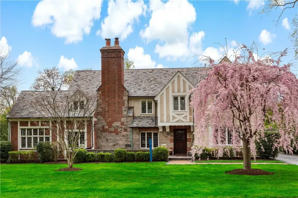 13 Harcourt Road Scarsdale NY 10583