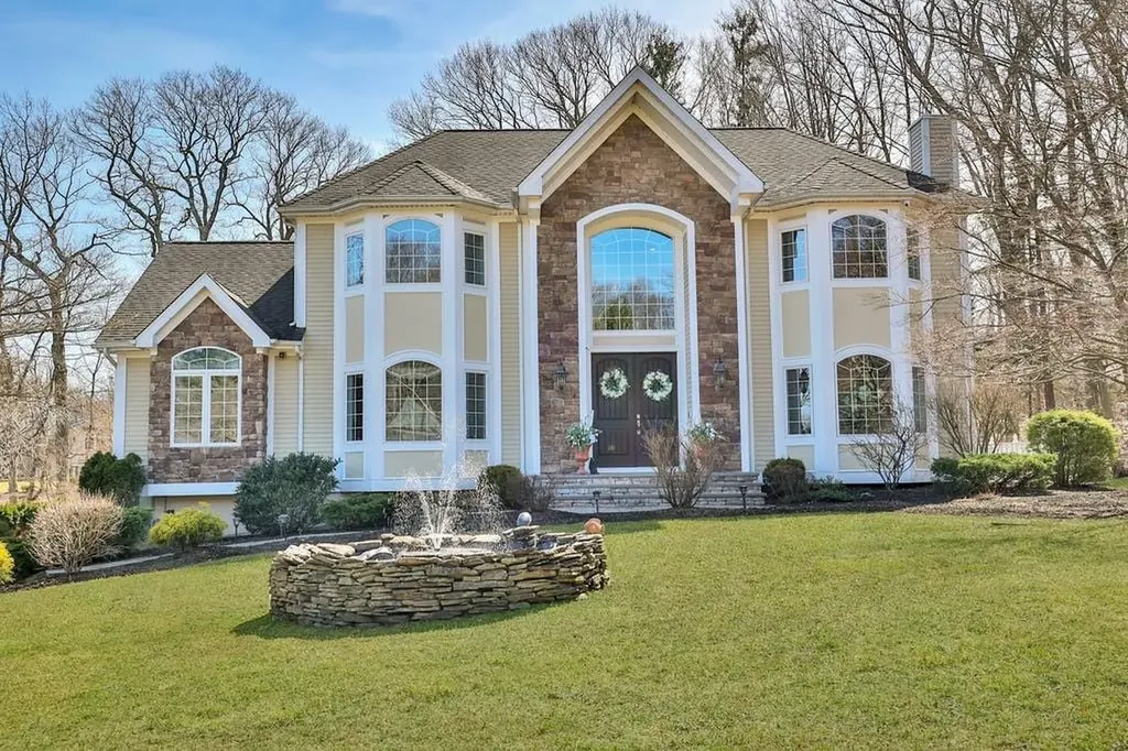 558 Blauvelt Road Pearl River NY 10965
