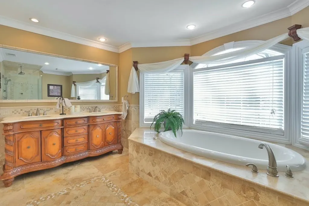 558 Blauvelt Road Pearl River NY 10965