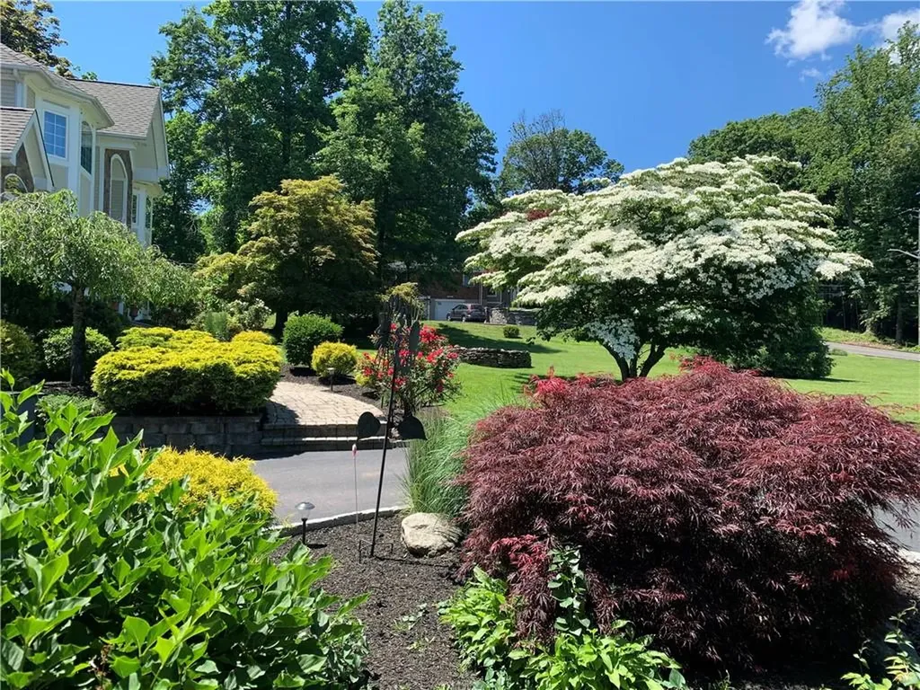 558 Blauvelt Road Pearl River NY 10965