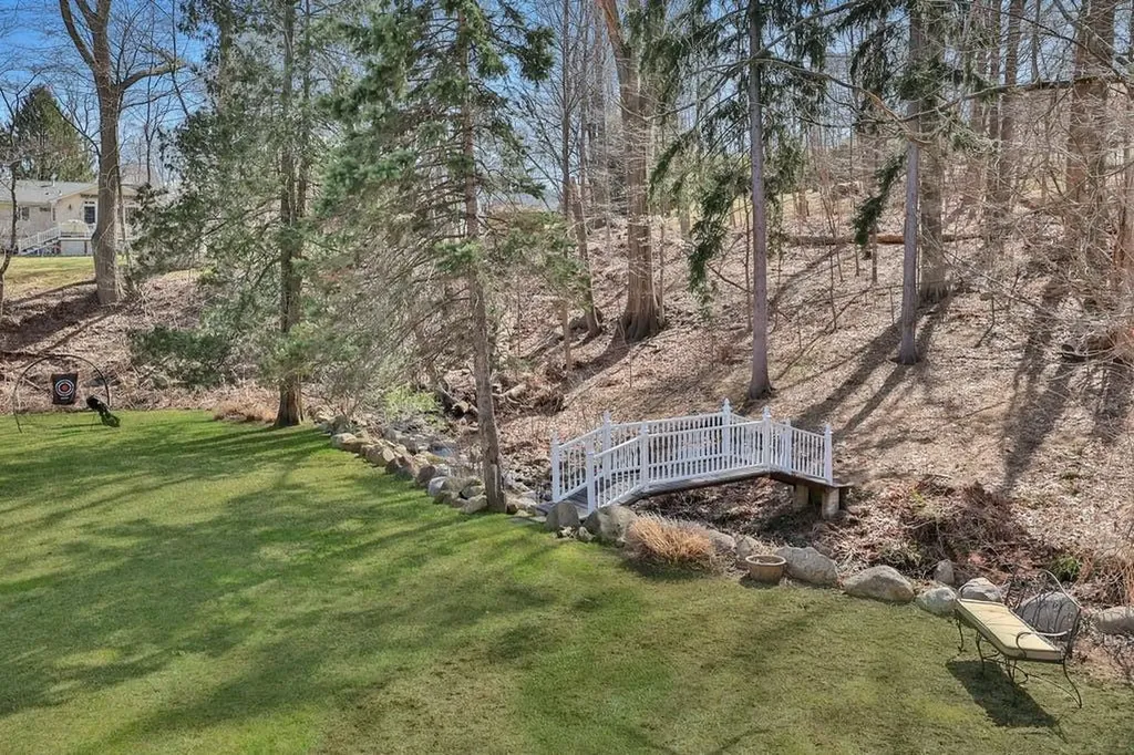 558 Blauvelt Road Pearl River NY 10965