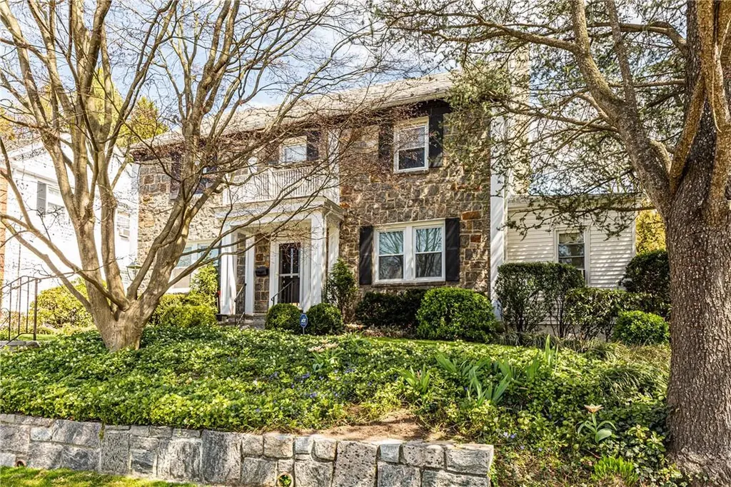 12 Chester Place Bronxville NY 10708