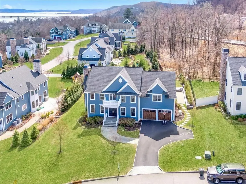 10 Riverton Drive Nyack NY 10960