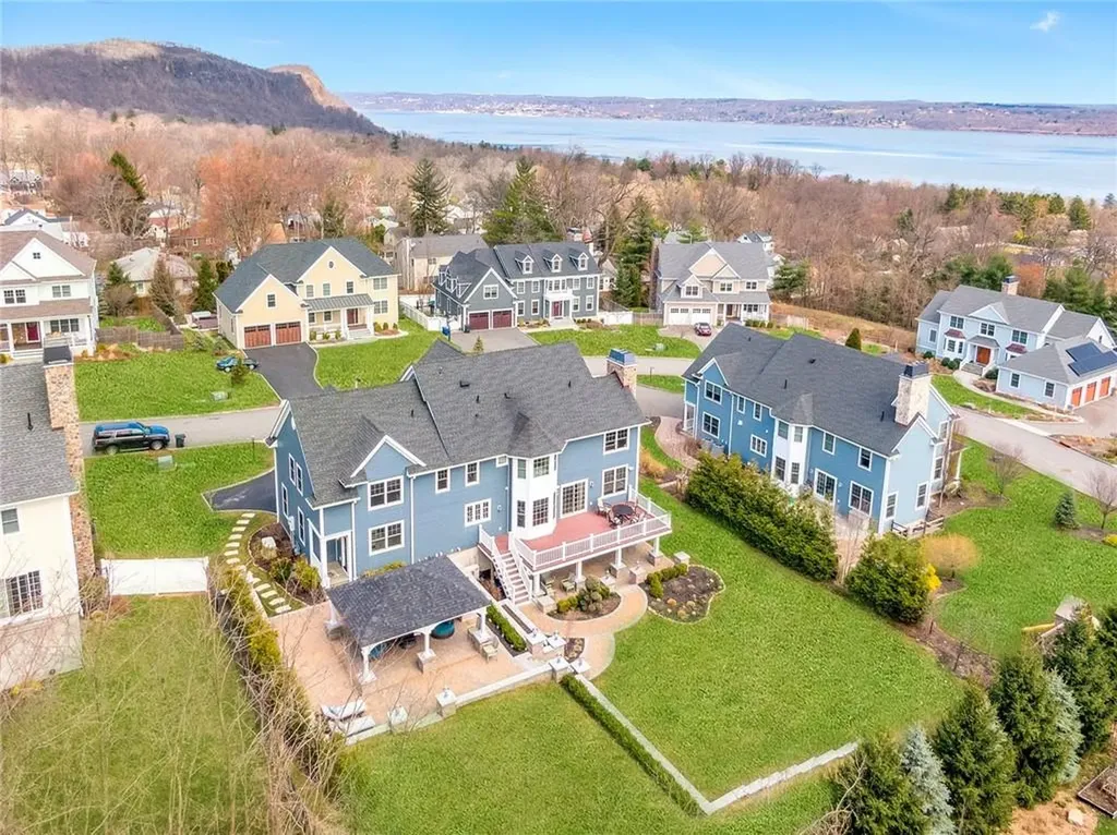 10 Riverton Drive Nyack NY 10960