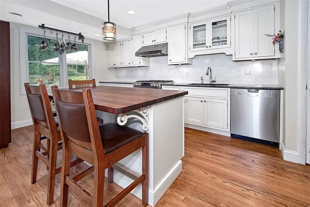 2 Pine Ridge Road Rye Brook NY 10573