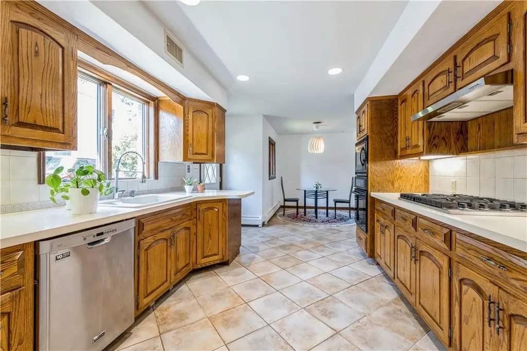 46 Orchard Street Nanuet NY 10954