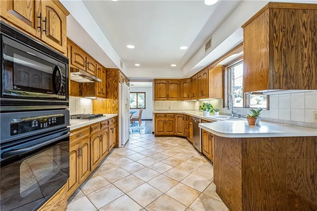 46 Orchard Street Nanuet NY 10954