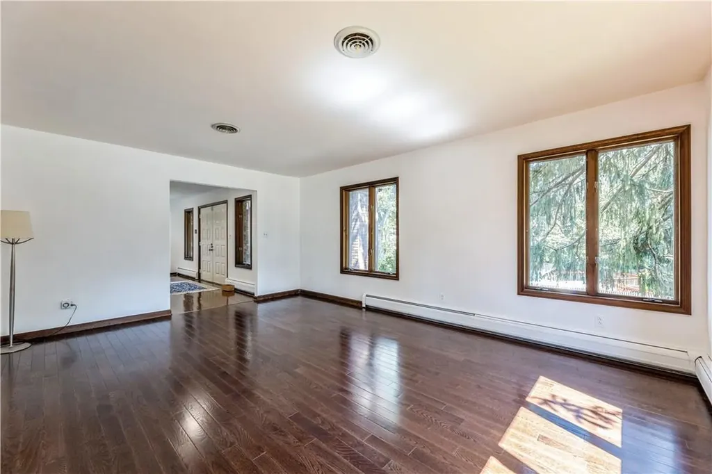 46 Orchard Street Nanuet NY 10954
