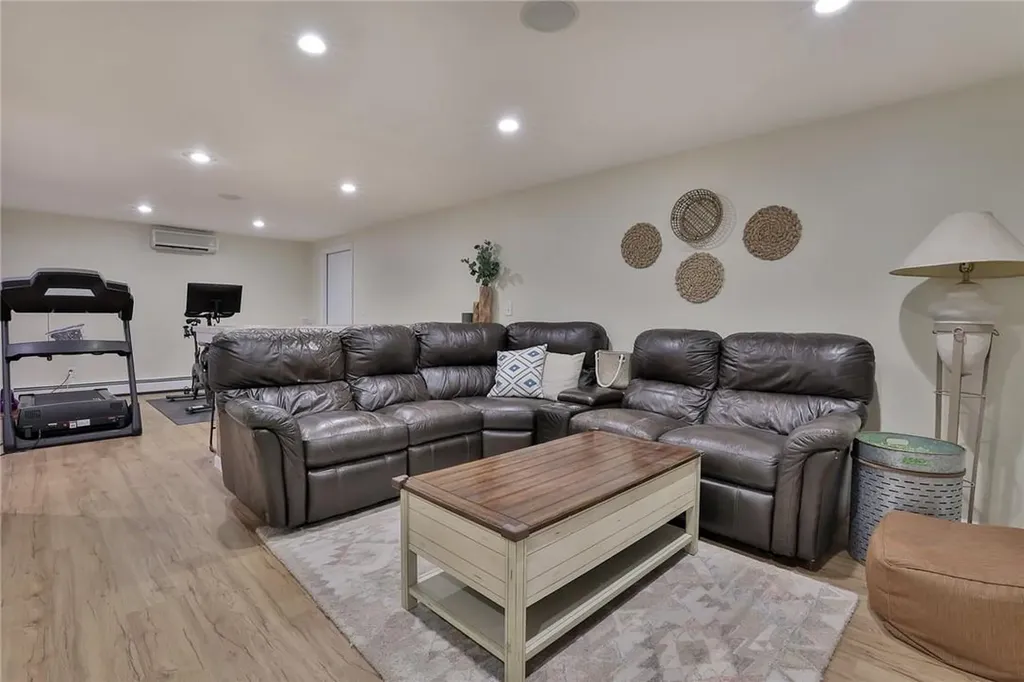 54 Jared Court Slate Hill NY 10973