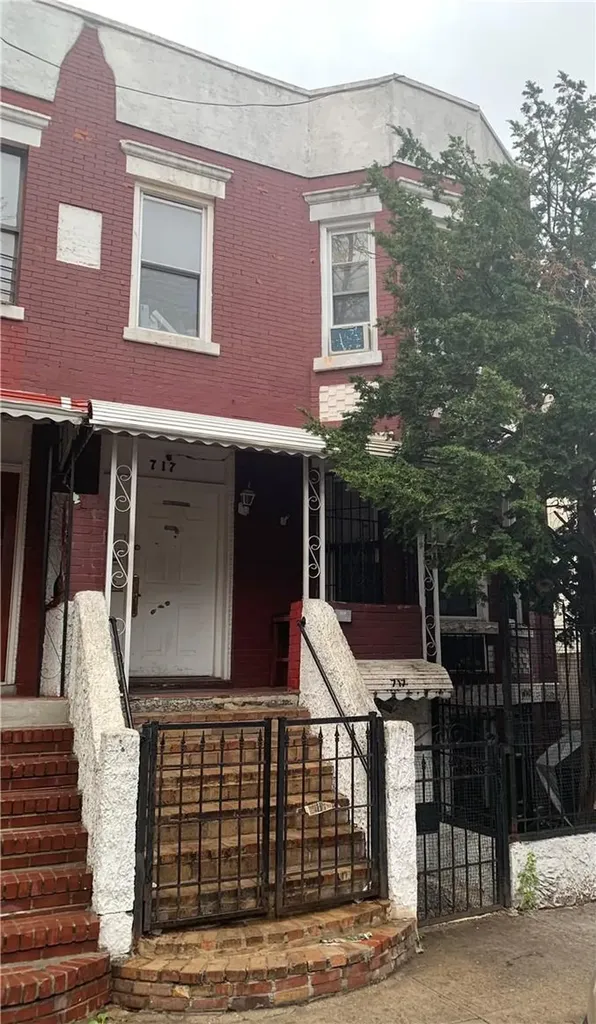 717 E 181st Street Bronx NY 10457