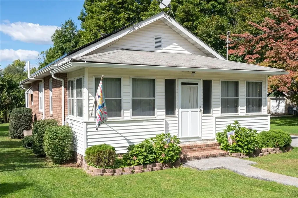 40 Cedar Avenue New Windsor NY 12553