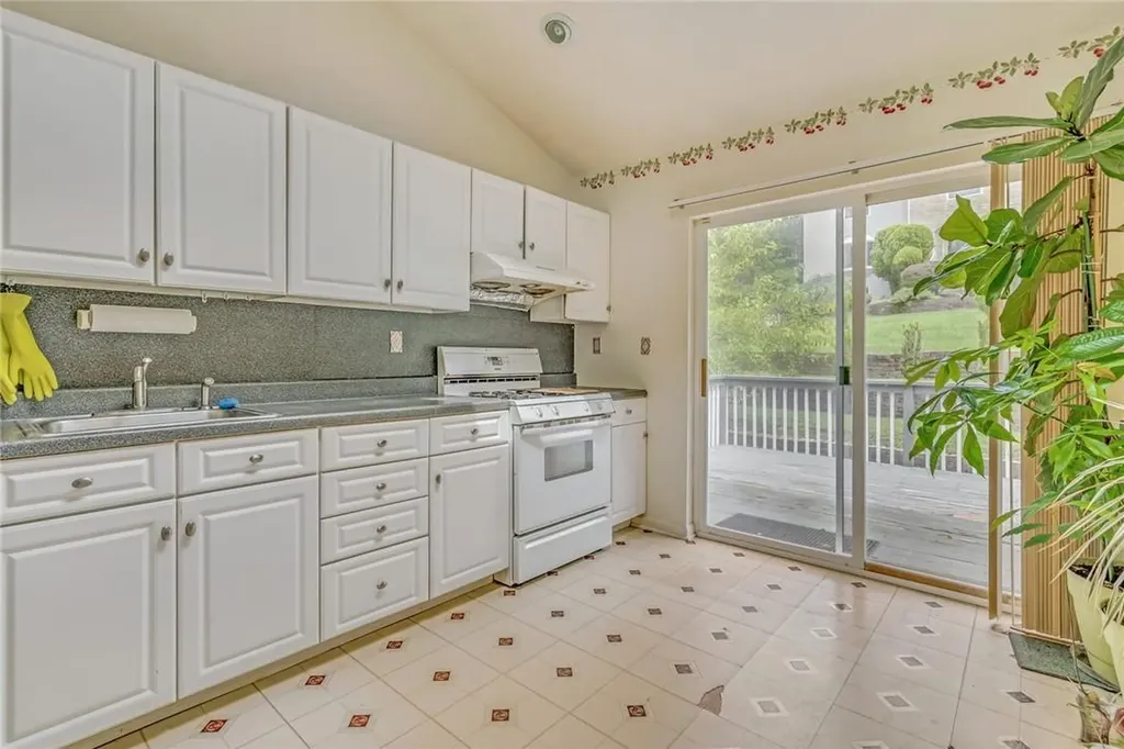 44 Cricketown Road Stony Point NY 10980