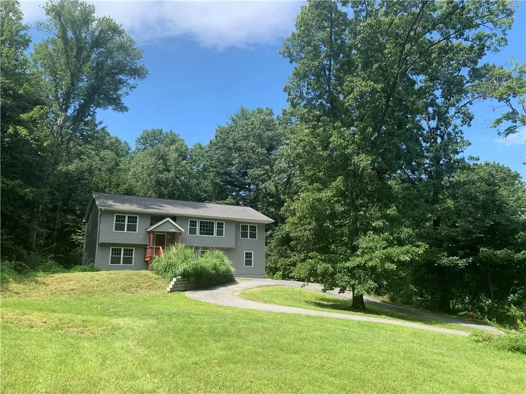 14 Cherry Lane Poughkeepsie NY 12601