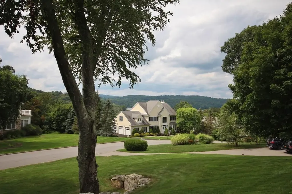 71 Arborview Carmel NY 10512