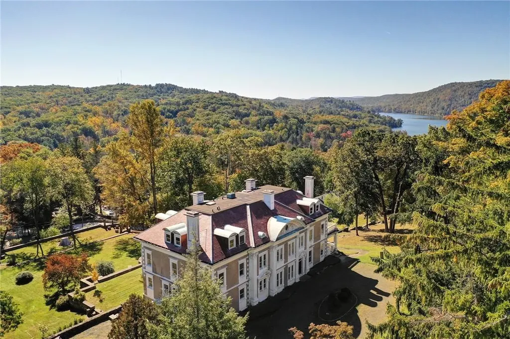 118 Tower Hill Road W Tuxedo Park NY 10987
